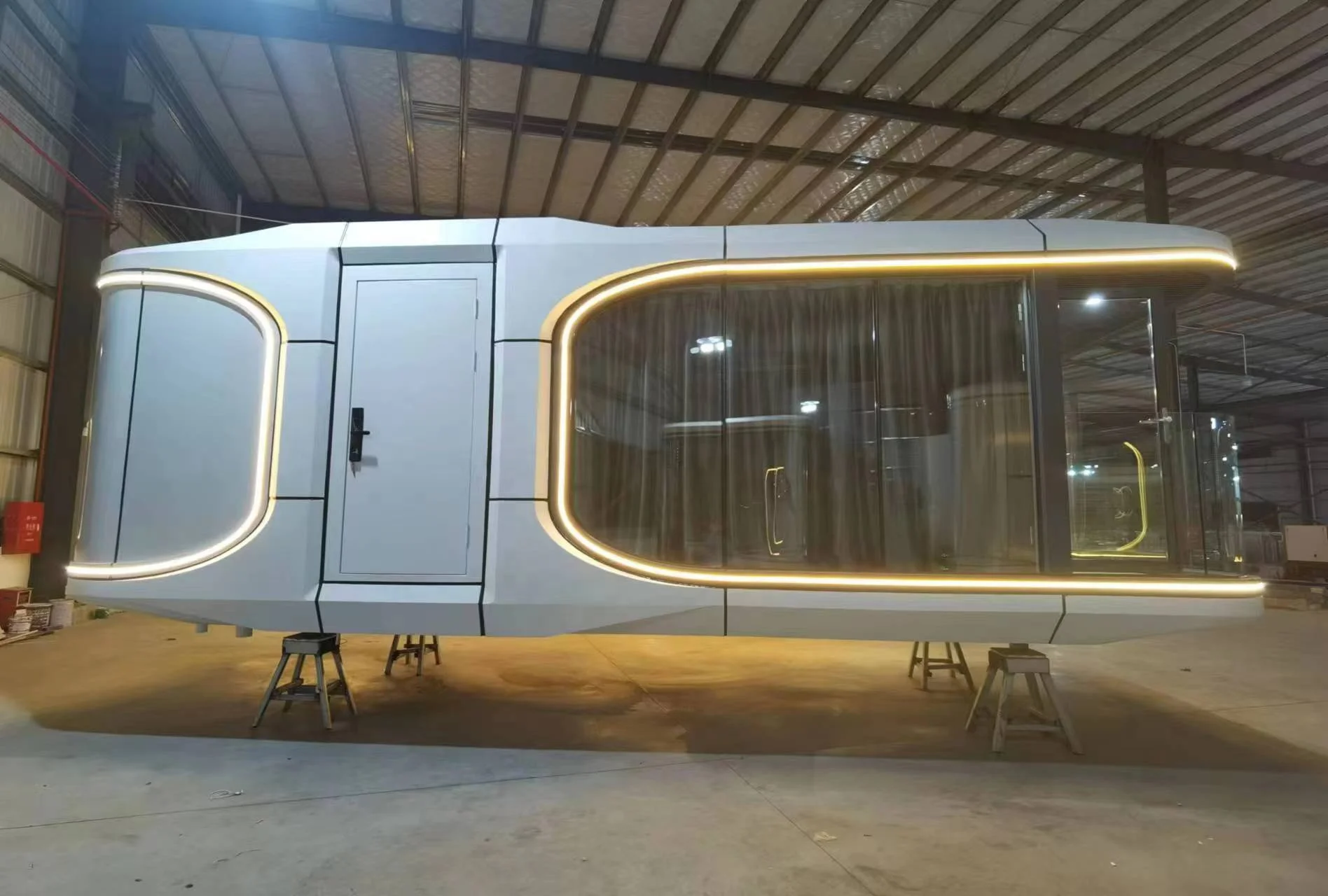 منزل كبسولة الفضاء الجاهزة المتكامل المصنوع من الفولاذ والألومنيوم