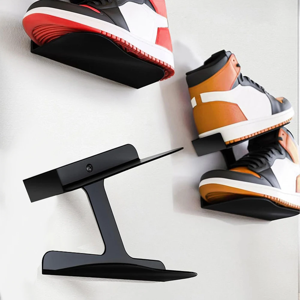 رف أحذية عائم، دعامة أحذية رياضية، معرض إعلان جامعي مثبت على الحائط، جدار عرض متجر الأحذية