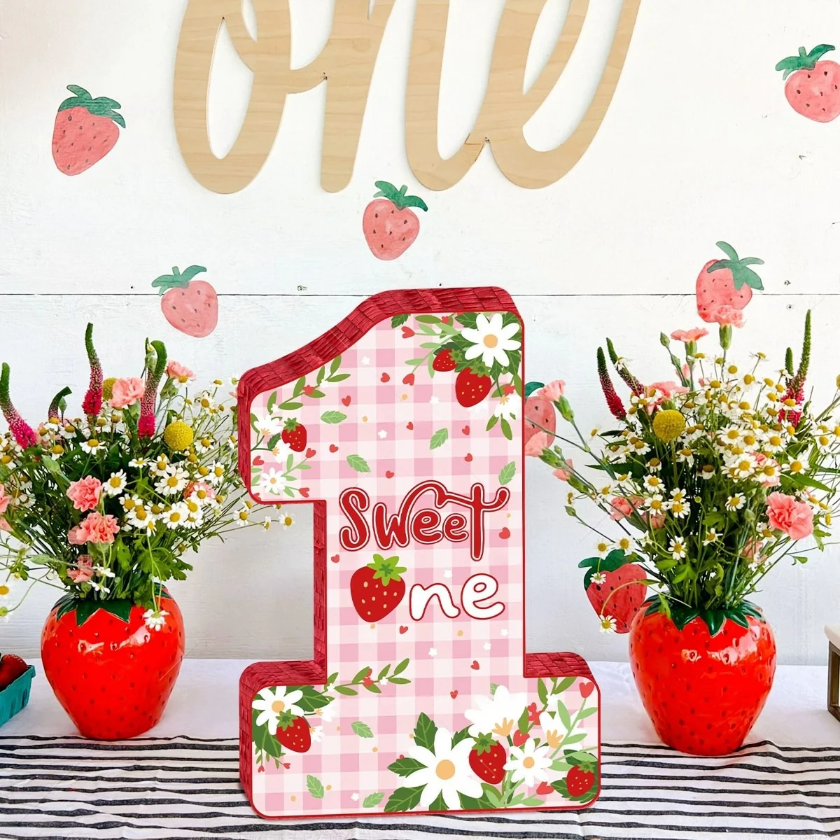 conjunto-de-pinata-com-tema-de-morango-sweet-one-com-venda-para-os-olhos-e-bastao-para-decoracao-de-festa-de-aniversario-de-meninas-e-cha-de-bebe