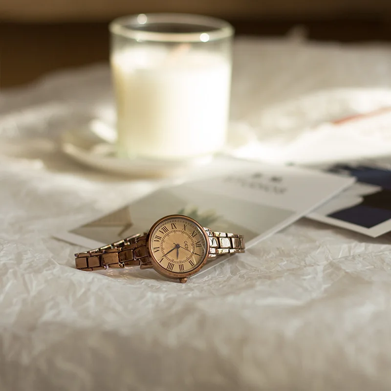 

New Brown Small Dial Women'S WatchSimpleElegantCasual, RetroLight Luxury, Exquisite, Versatile, High-End, Trendy Women'S Watch.