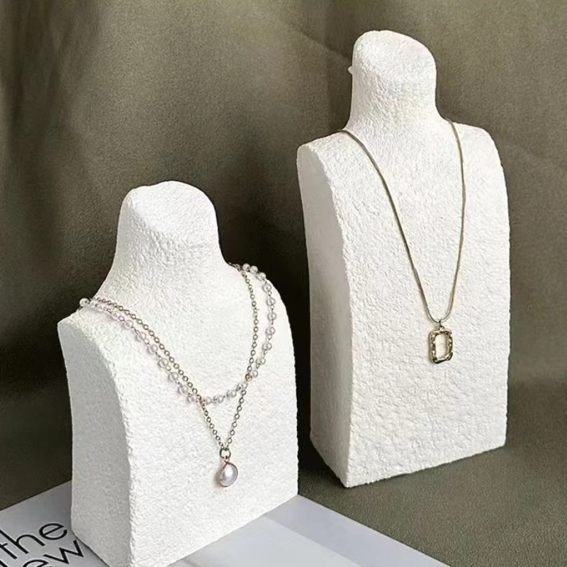 Resin Jewelry Display Stand Women Necklace Portrait Model Shelf Window Necklace Pendant Display Mannequin Luxury Jewelry Holder