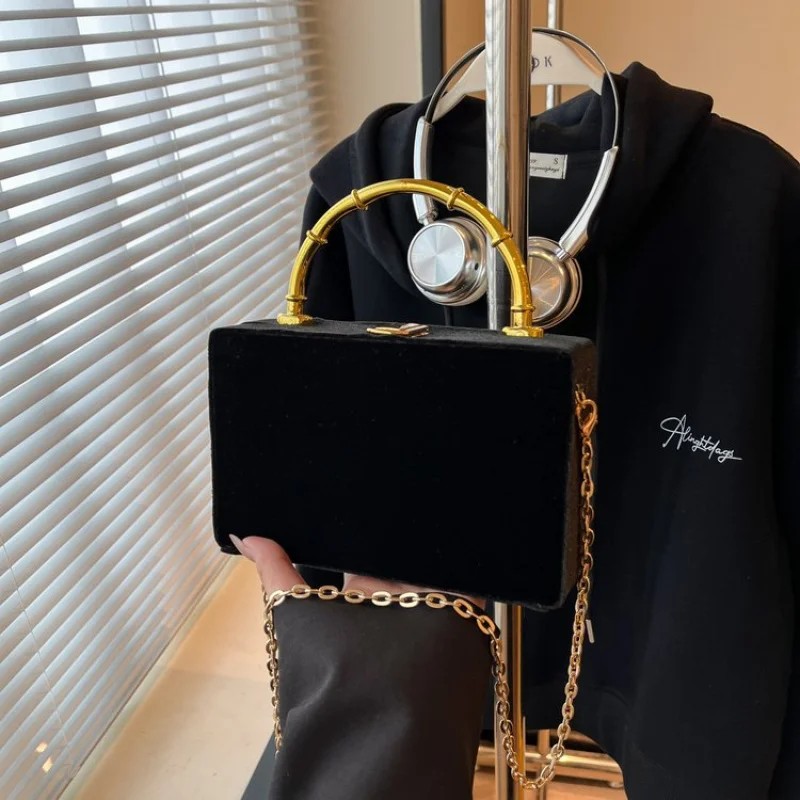 

High-End Women's Shoulder Bag Made Of Premium Leather With Trendy Paris Vintage Daily Chic Look​