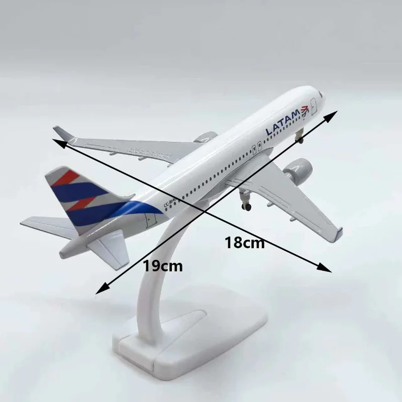 Diecast LATAM Airlines Airbus A320 Painted Alloy Aircraft Model Collectible Toy Gift Souvenir Display Ornament