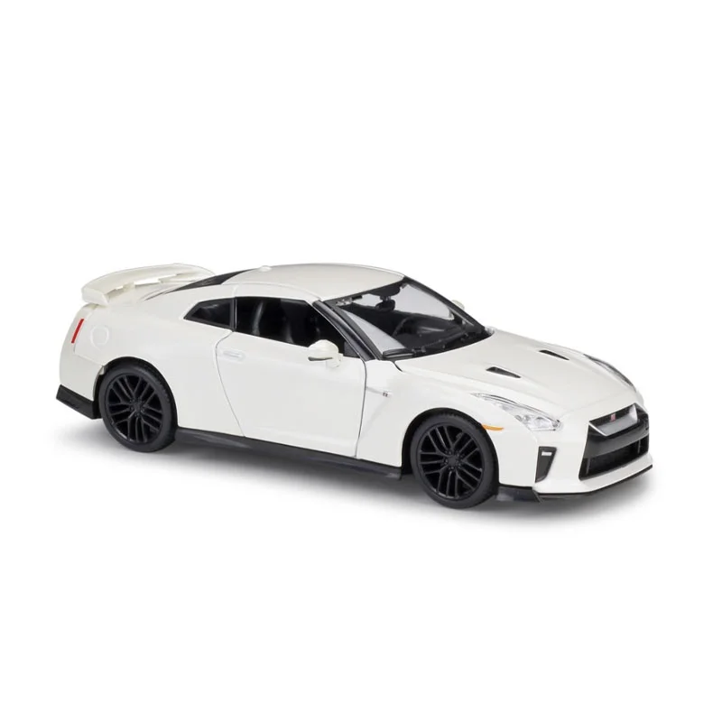 2017Nissan GTR es 1:24 superior a los Estados Unidos en regalo de decoración de modelo de coche de aleación de simulación de coche deportivo.