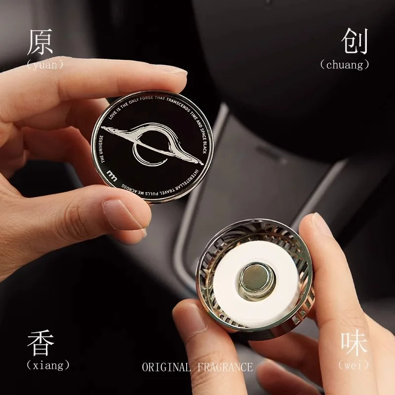 Car aromatherapy gift box Car air conditioner trend aromatherapy fragrance clip Boyfriend gift