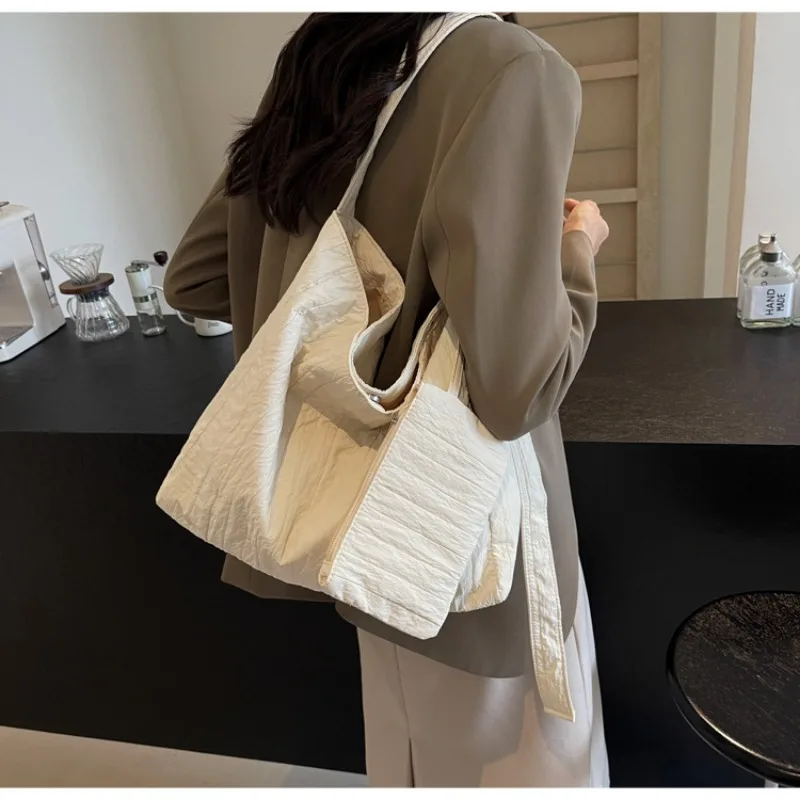 

Oversized Minimalist Underarm Bag Women 2025 New, Fashionable Tote Bag for College Girls & Office Commute