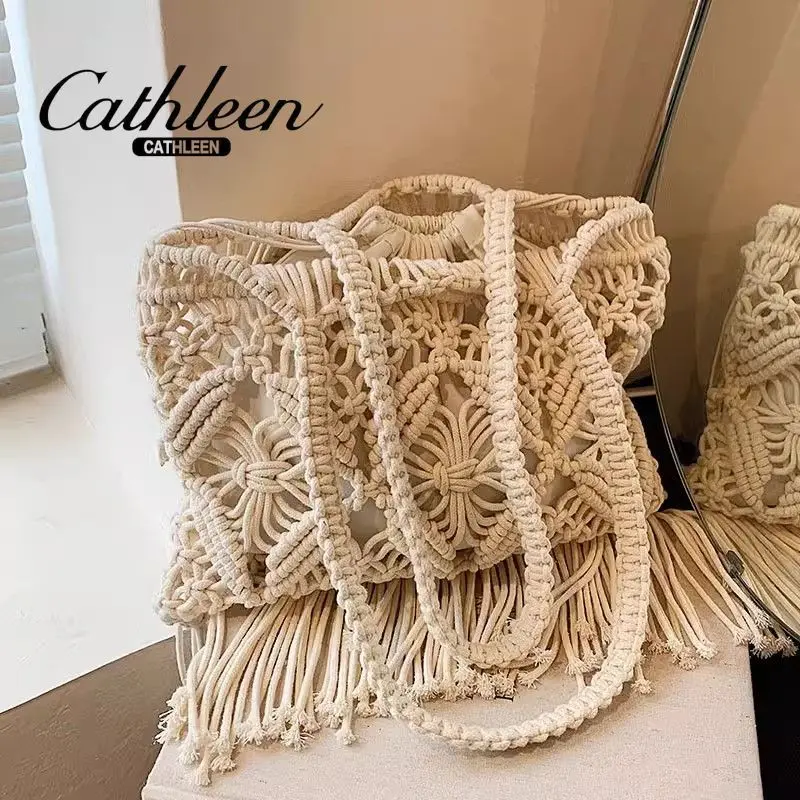 Ethnic Style Woven Bag French Single Shoulder Bag Hollow Out Design Bag Beach Bag Vacation Crossbody Bag New Women's Fringe Bag