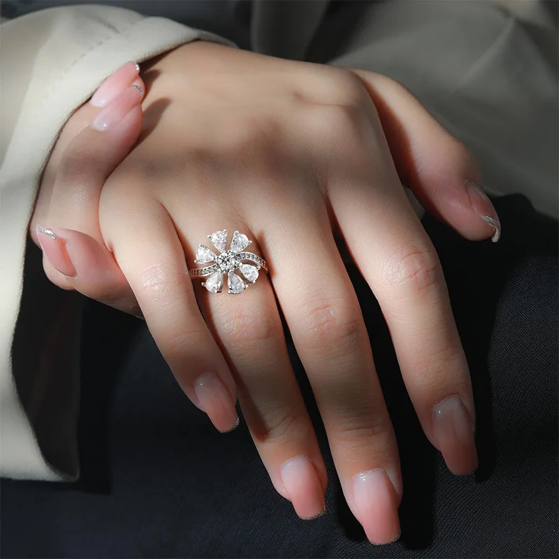 2026 Korean-style water-drop pear-shaped ring for ladies, white zircon snowflake ring, fashionable and elegant jewelry