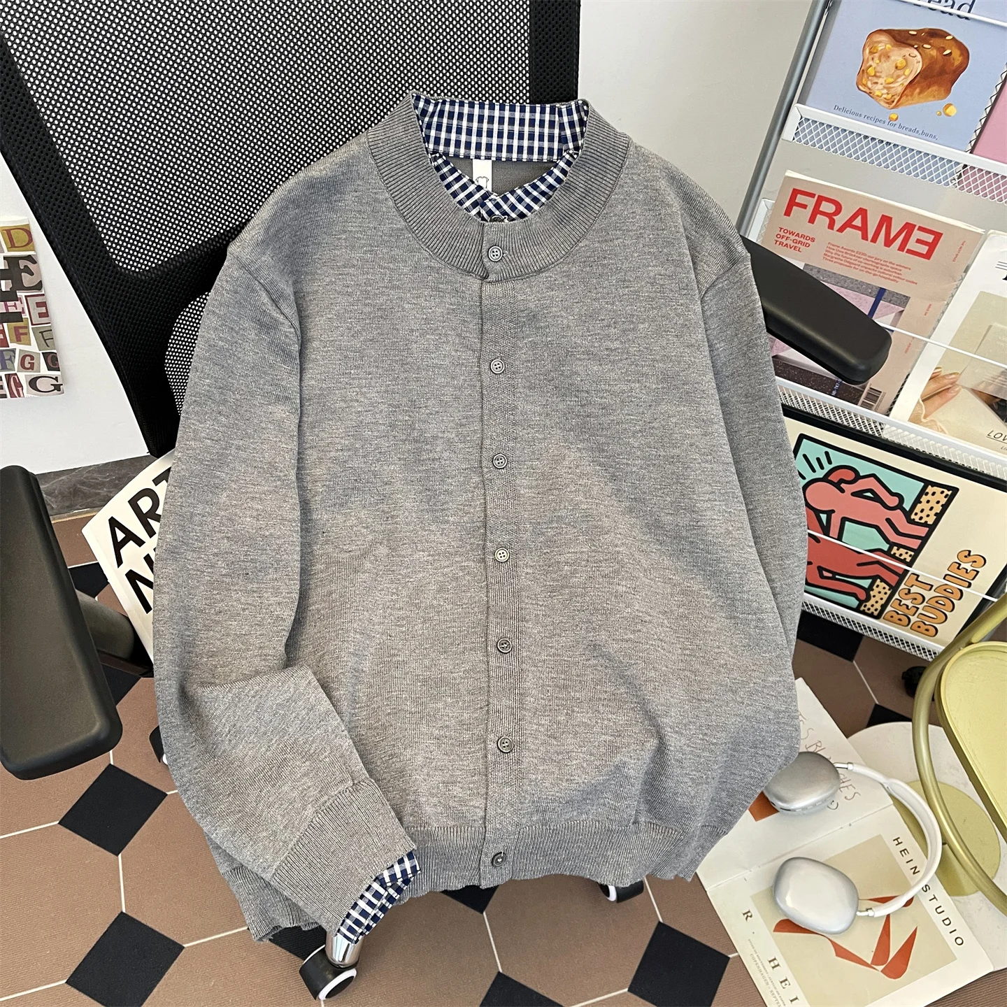 

Мужской вязаный кардиган в клетку с эффектом двухслойности, простой дизайн в университетском стиле, имитация двухслойности, для многослойного ношения