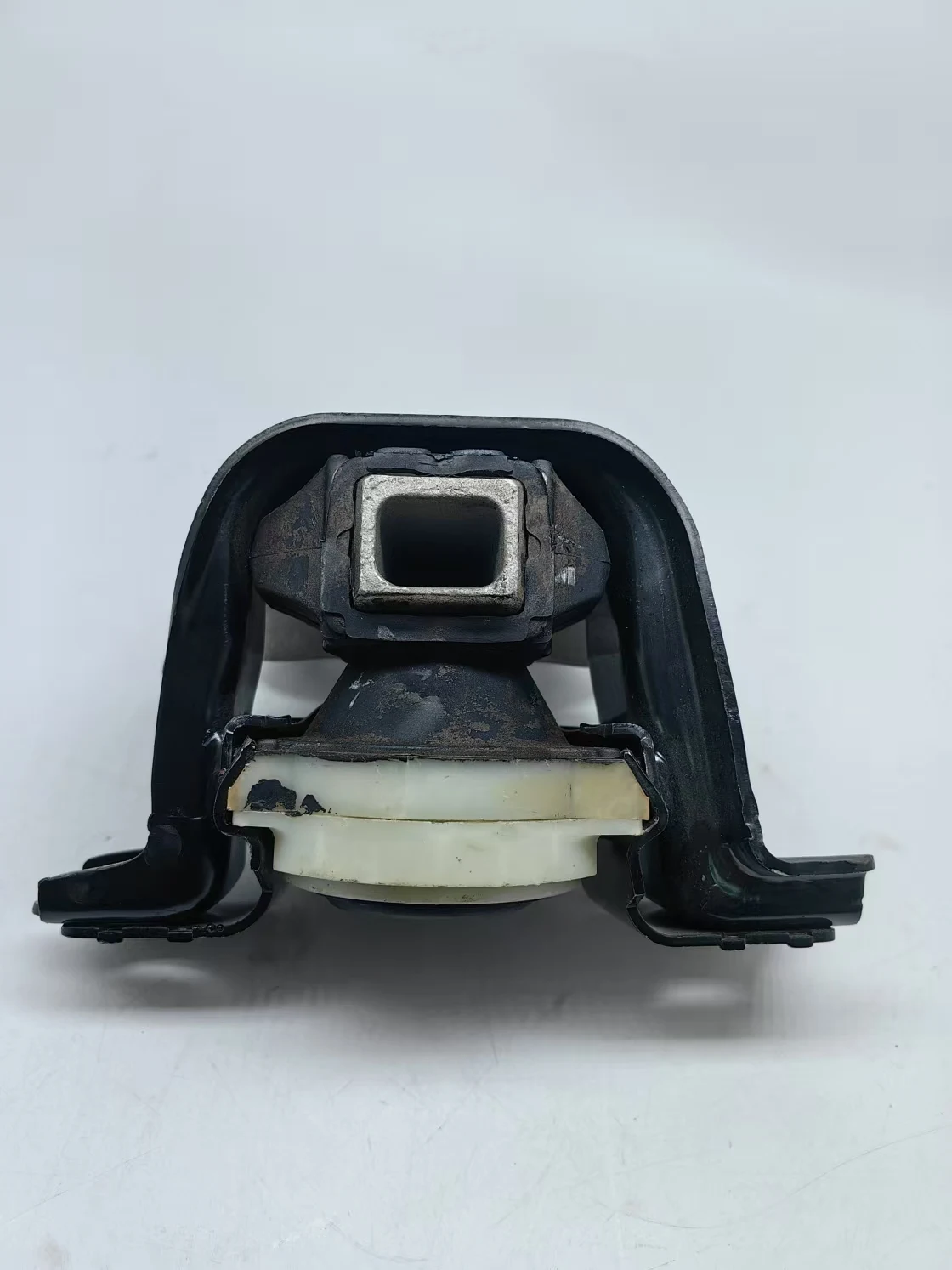 1839J2 Suitable for Peugeot 2008 208 207CC Citroen DS3 engine right bracket right upper machine foot rubber Mounting Bracket