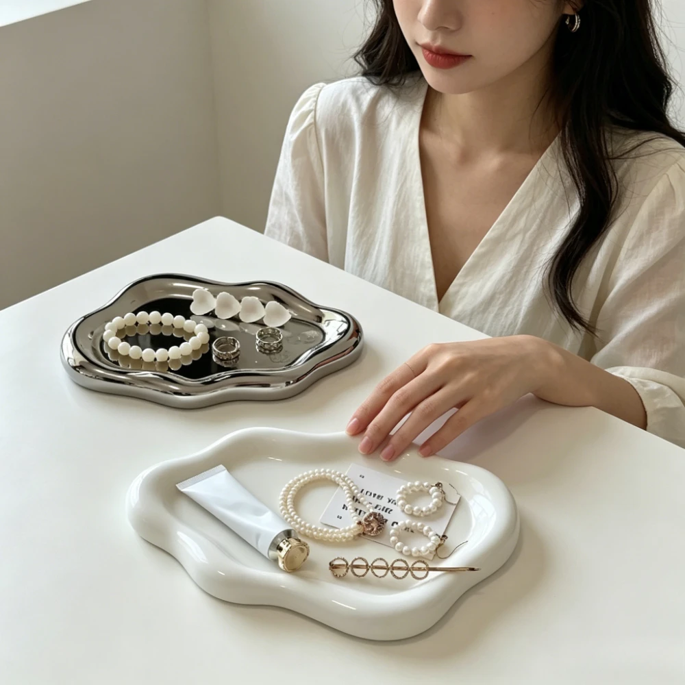 

Creative Cloud‑Shaped Electroplated Jewelry Tray Style Earring Ring Display Plate Decorative Storage Dish for Women Accessories