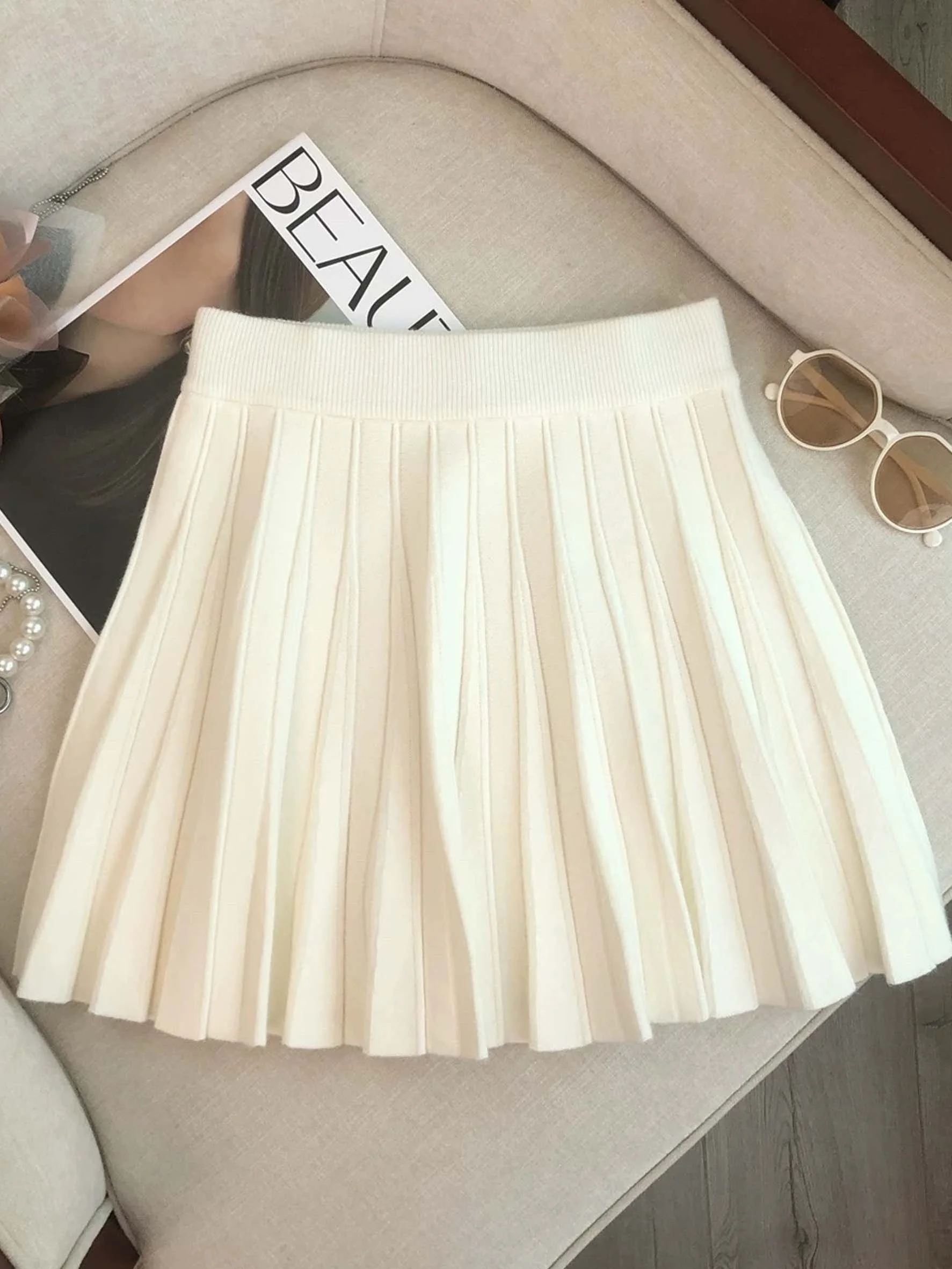 

Solid Color A-Line Pleated Mini Skirt Stretch Slim Skirt for Daily Office Party