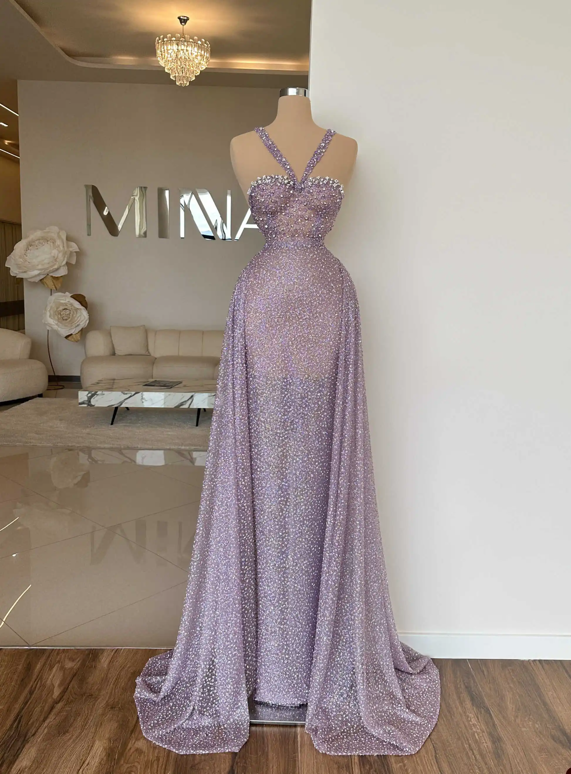 Elegant And Sexy Cocktail Dresses Sweetheart Hanging Neck Style Shining Lace Sequined Brush Train Formal Dress Custom Made