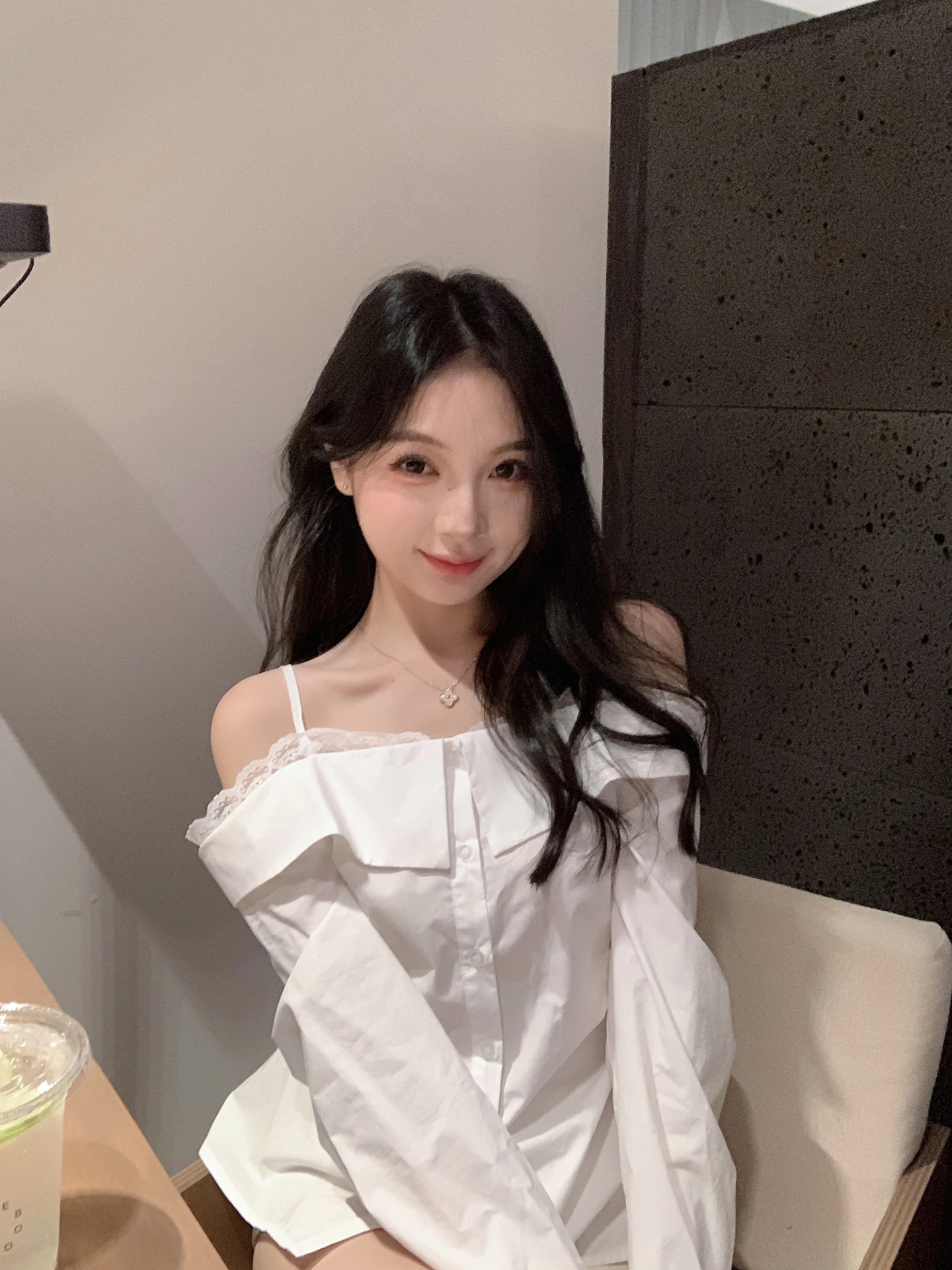 

Женская блузка на одно плечо с длинным рукавом ZhouYeye, однотонная, осенняя новинка, элегантный топ