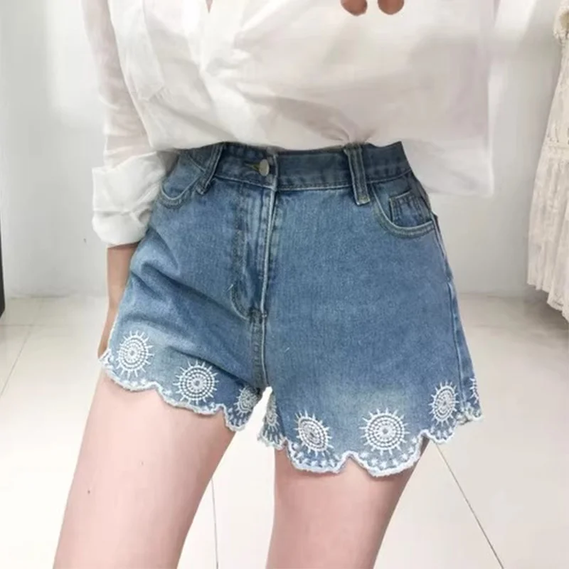 

Летние шикарные широкие джинсы с высокой талией, женские кружевные дизайны с вышивкой, утягивающие винтажные модные повседневные синие джинсовые орты