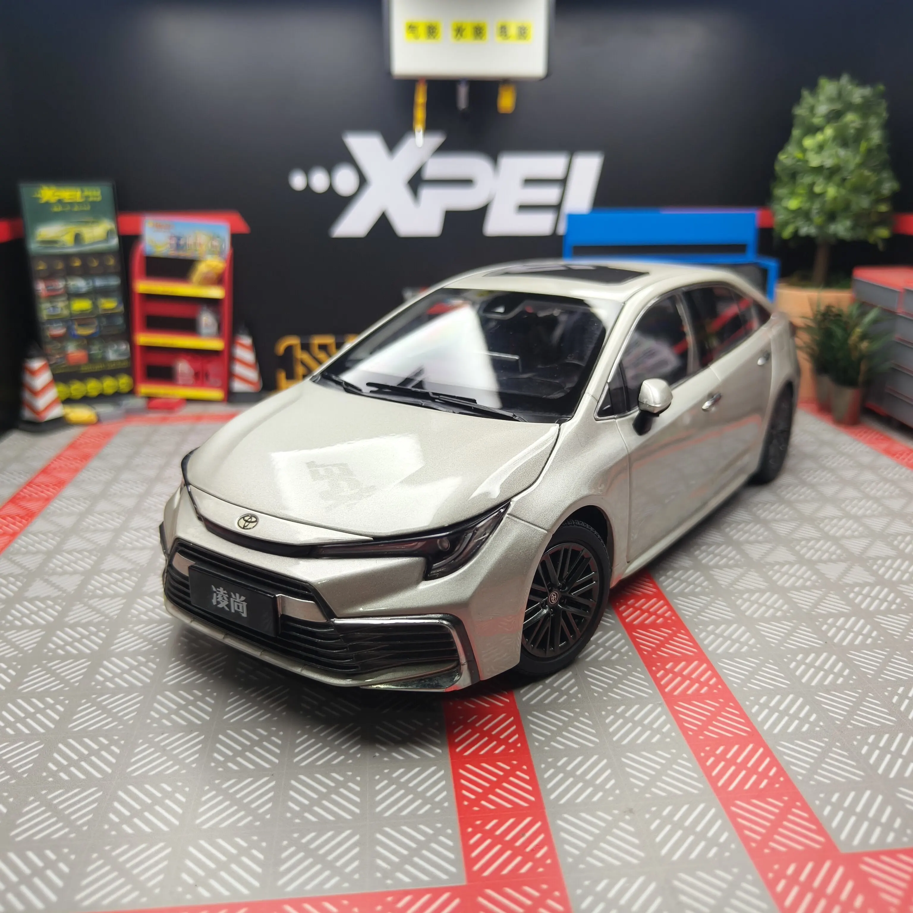 modele-de-voiture-en-alliage-guangqi-toyota-lexan-a-ouverture-complete-echelle-1-18