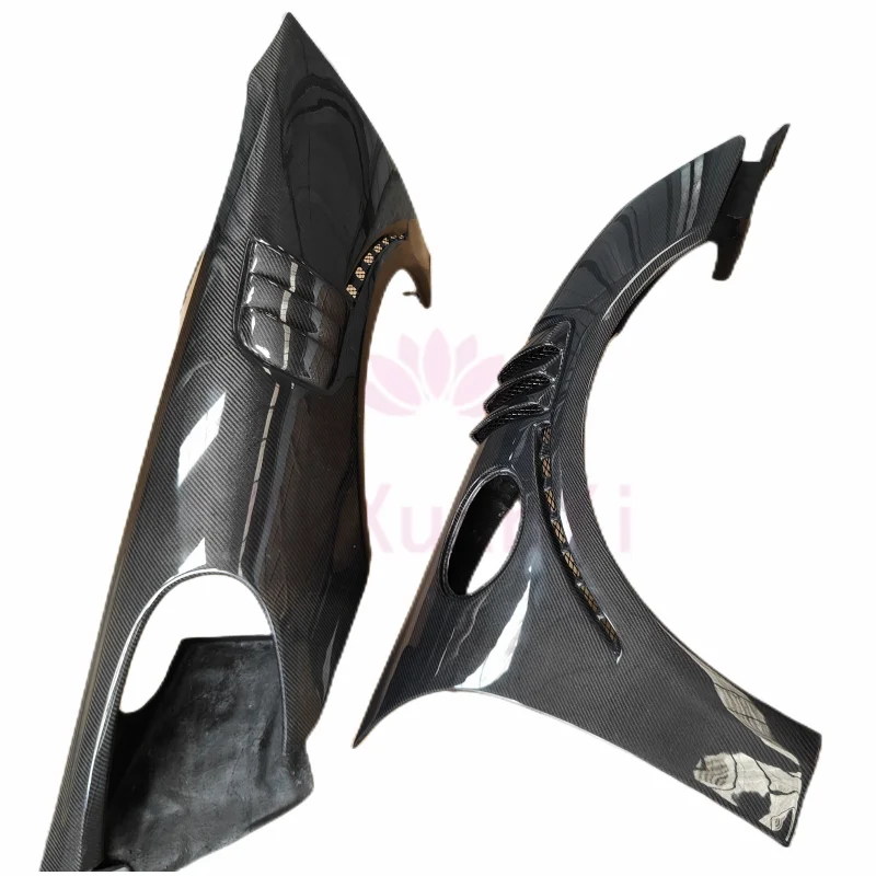 

Комплект обвеса из карбона для Porsche Cayman 718 (2016-2018): передние крылья, накладки на передний бампер, боковые пороги