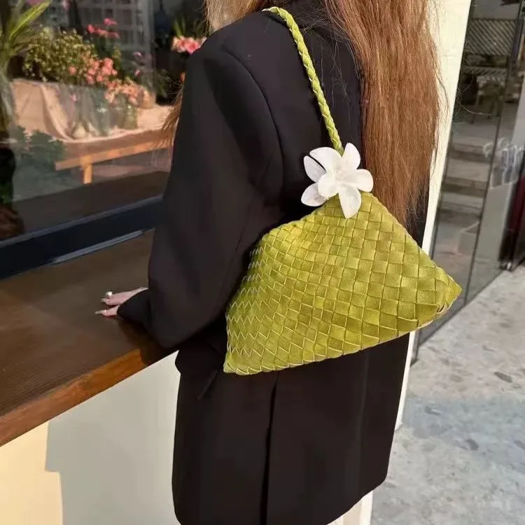 Hand woven popular high-end single shoulder hand-held armpit bag, French vacation style vegetable basket, free inner bag - view 3