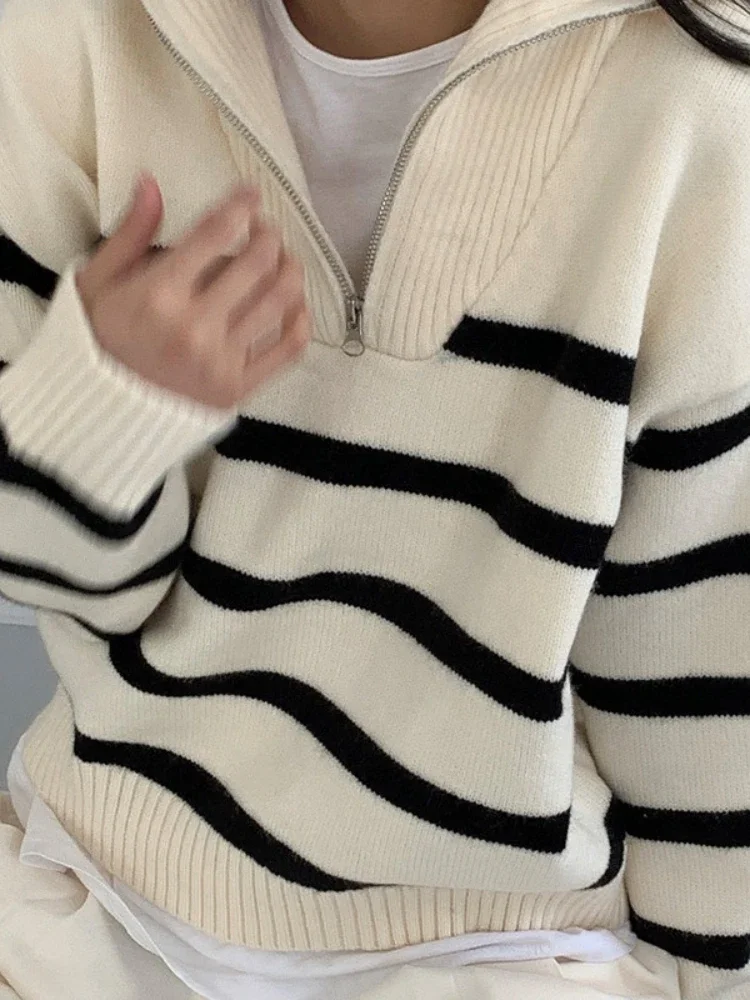 

2024 Autumn/Winter Fashion Korean Women's New Knitted Hoodie Striped Color Blocked Half Open Elegant Warm Short Sweater Jumper