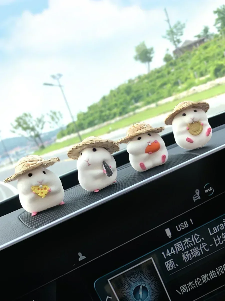 Cute Creative Hamster with Straw Hat Car Decoration Auto Interior Dashboard Accessory Auto Adorns Car Ornament Decorative Decor