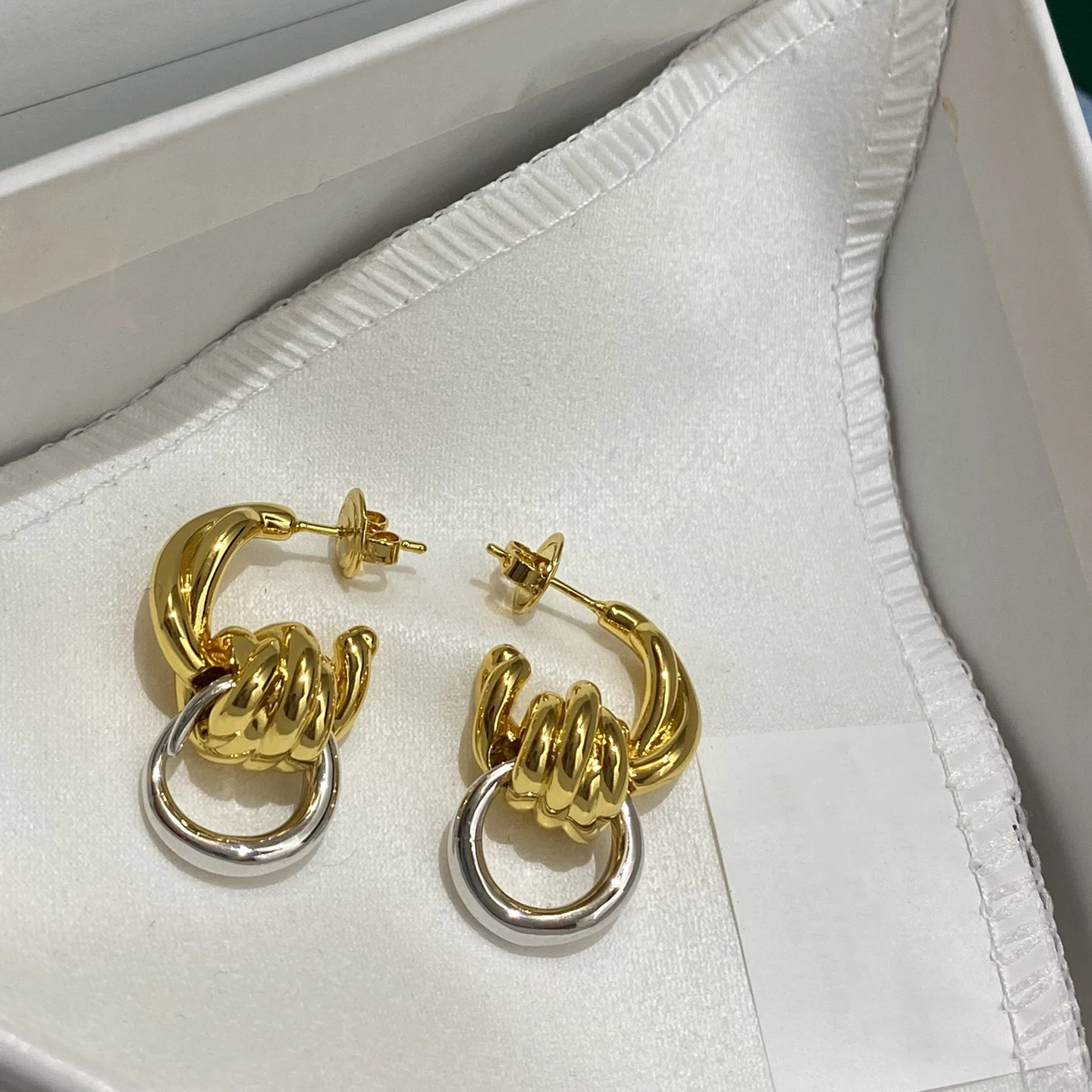 

Europe Fashion Designer Brand Gold Silver Earrings Woman Popular Minimalism Luxury Jewelry Trend