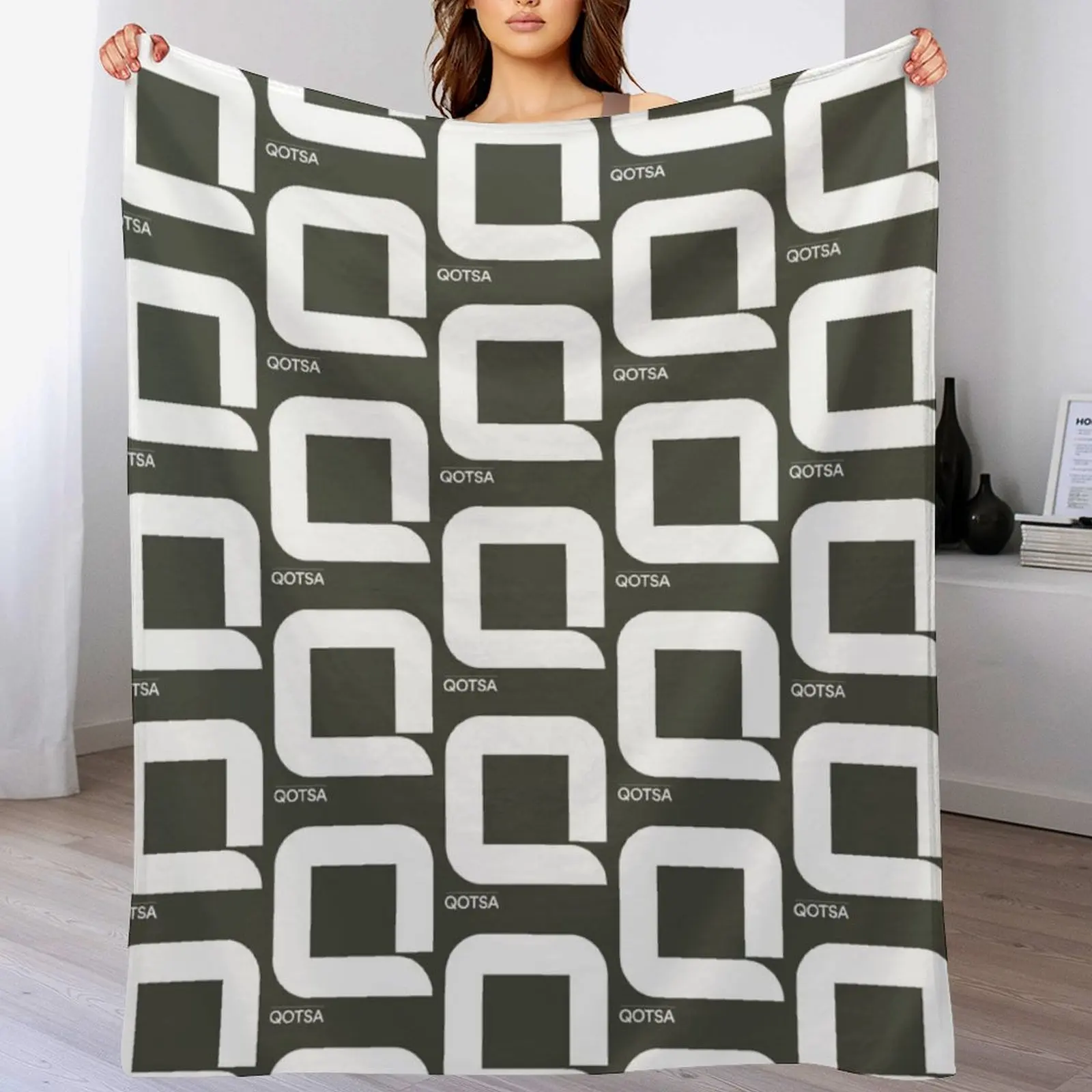 

Queens of the Stone Age Throw Blanket Machine Washable Soft Warm Blanket