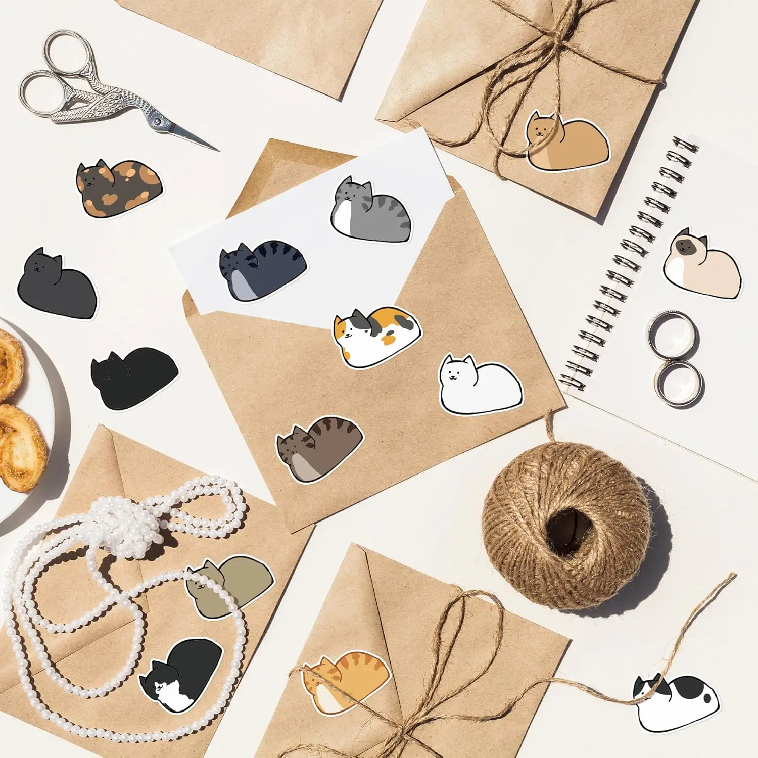 500 قطعة من ملصقات القطط العلوية، 1 لفات من شارات الفينيل المقاومة للماء على شكل قطة كرتونية، حزمة ملصقات لطيفة لأجهزة الكمبيوتر المحمولة وزجاجات المياه وأعياد الميلاد #4