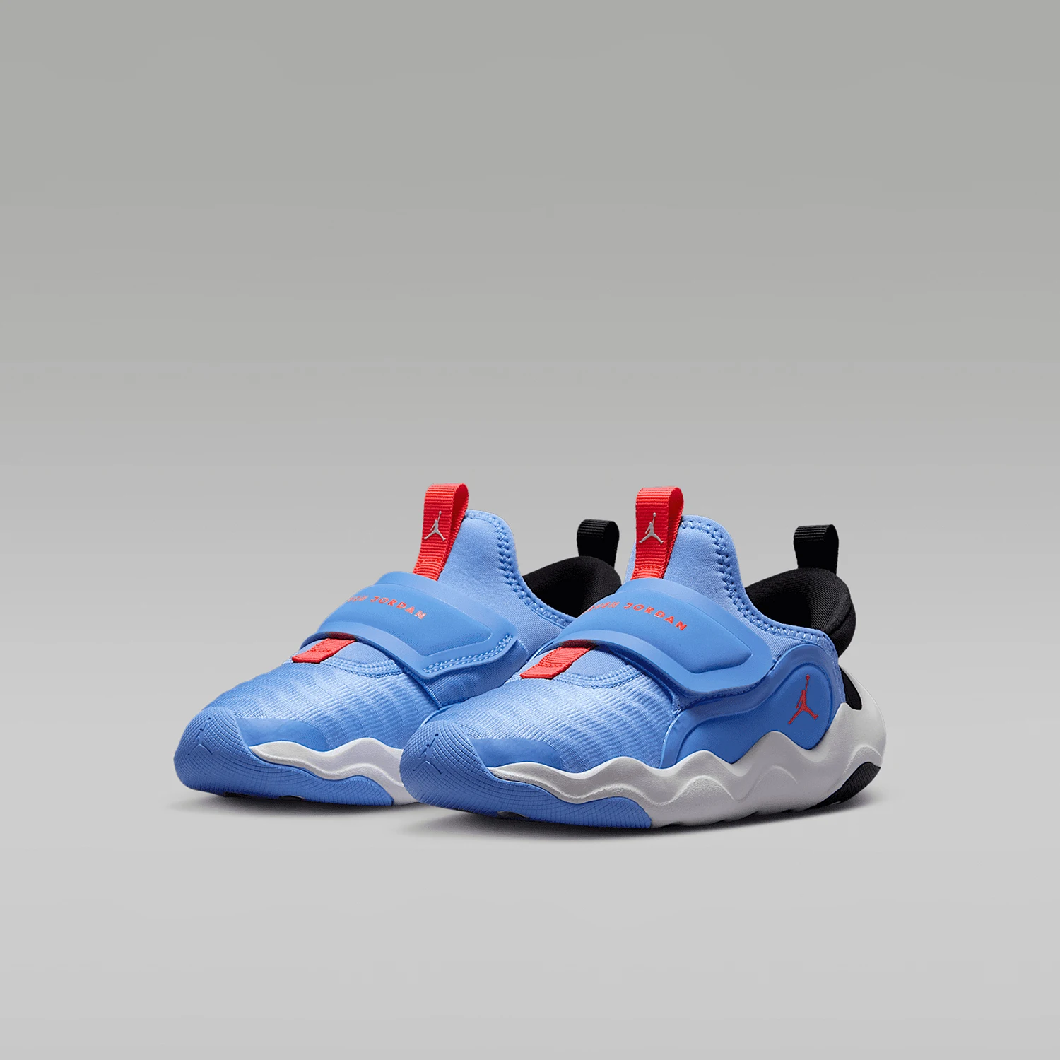 

Аутентичные баскетбольные кроссовки Nike JORDAN для малышей на липучке HF3415-101