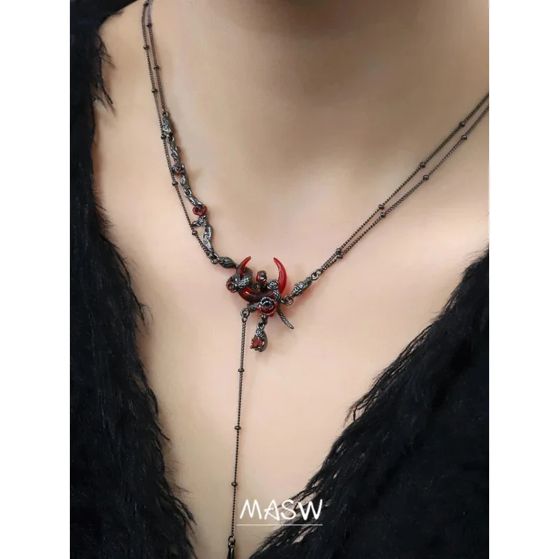MASW التصميم الأصلي 2025 الاتجاه سلسلة كول الأسود الأفعى الأحمر القمر قلادة للنساء فتاة هدية مجوهرات الأزياء والاكسسوارات jd;2