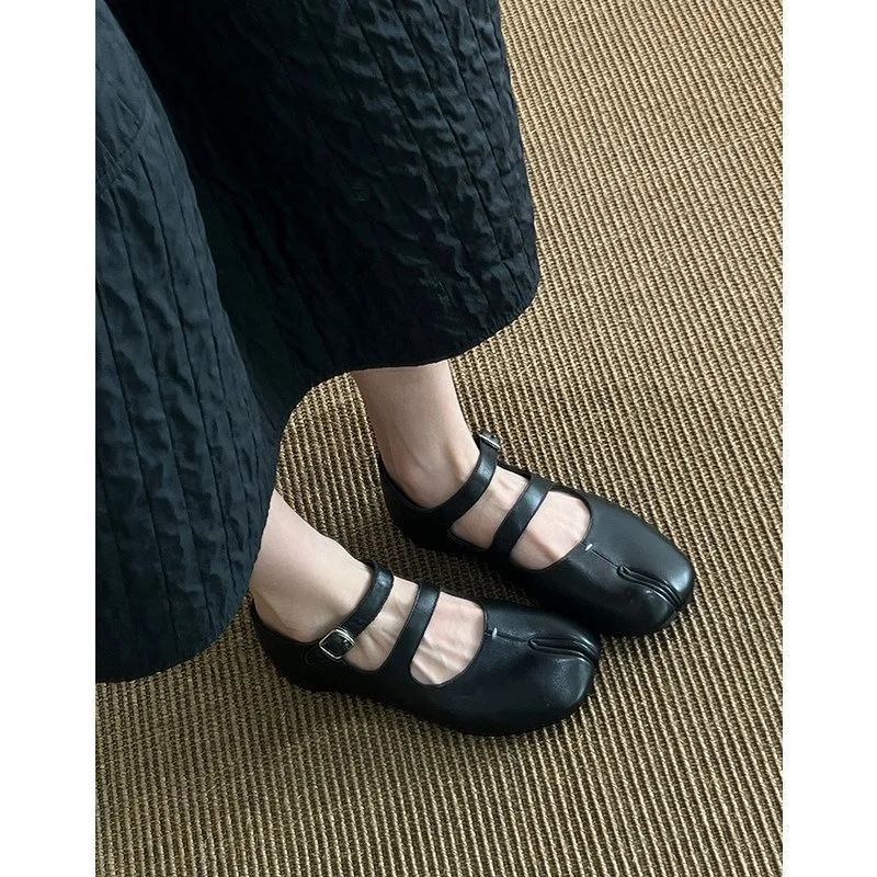 New Arrival Niche Retro Women Split Toe Double Buckle Mary Jane Flats Smooth Leather Daily Casual Shoes Free Shipping