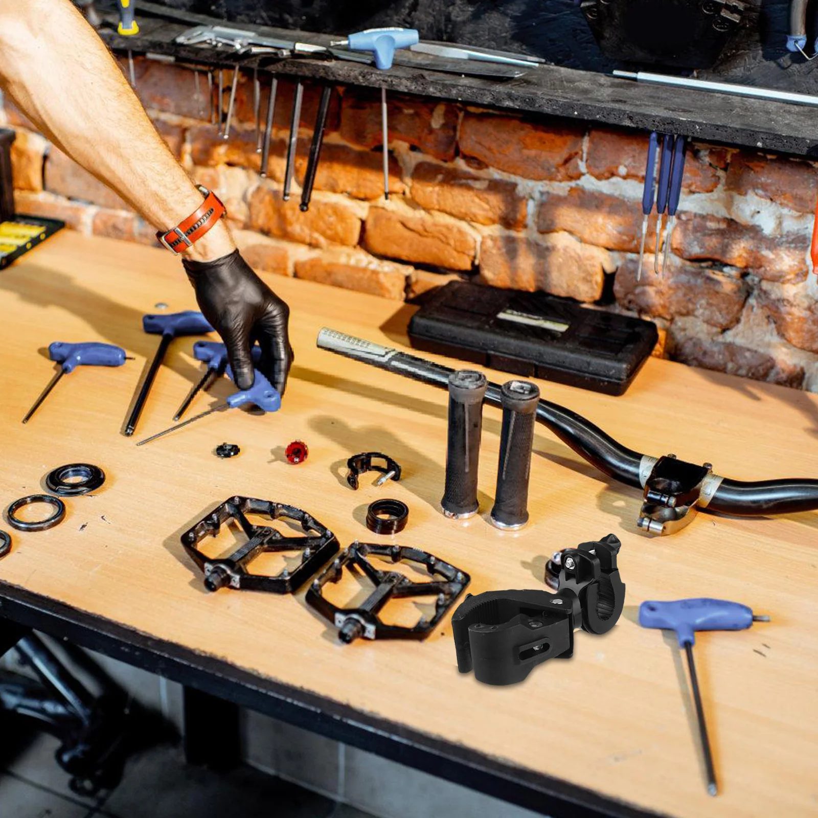 2Pcs Plastic Bike Headlight Bracket Lightweight Rotatable Flashlight Holder for Electric Bike Road Riding Accessory Black