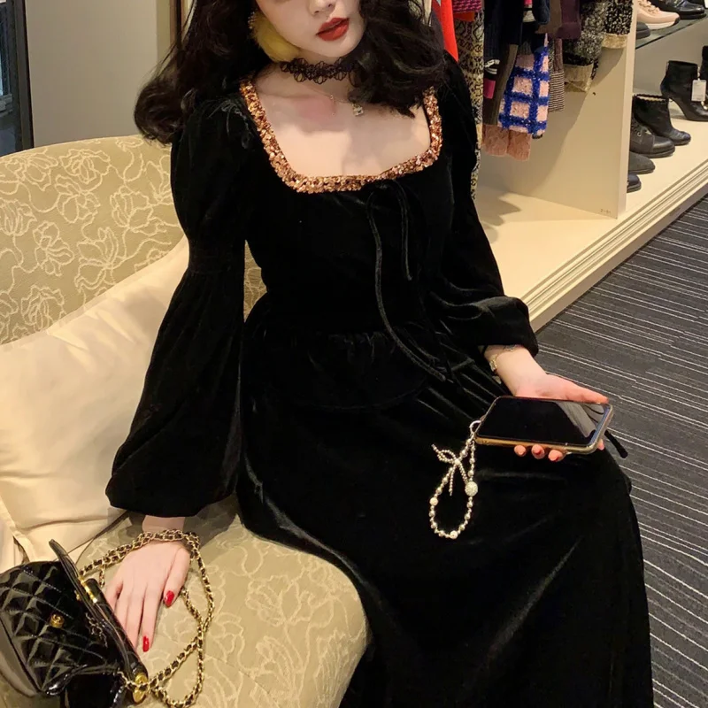 ชุดเดรสกำมะหยี่ซาตินสไตล์โกธิคยุคกลางสุดโรแมนติก คอเหลี่ยม ดีไซน์หรูหราสไตล์ฝรั่งเศส สำหรับฤดูใบไม้ร่วงและฤดูหนาว ชุดเดรสวินเทจสำหรับผู้หญิง