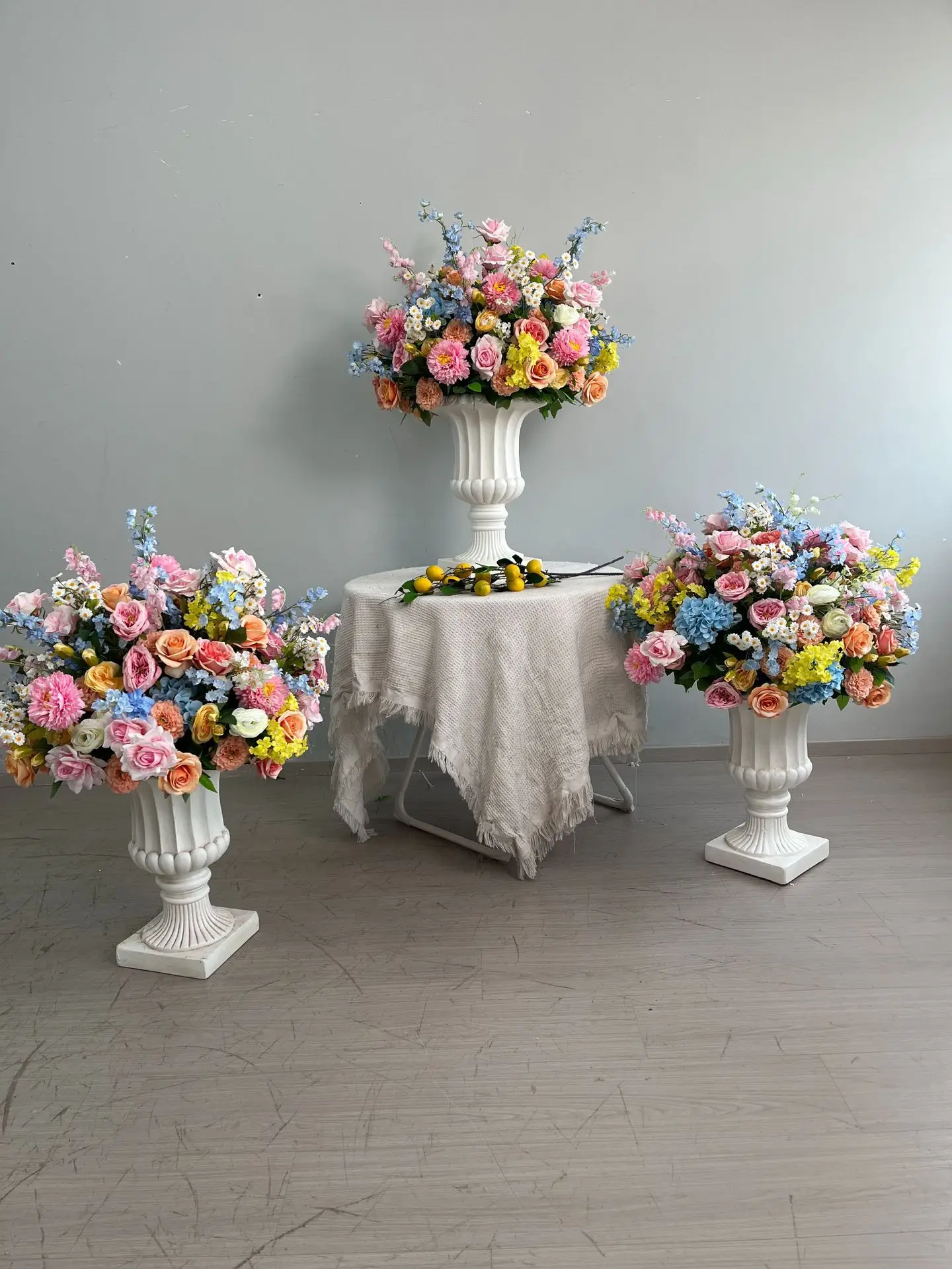 Warme Seidenblumenkugel, römische Säulen- und Wegdekoration für Hochzeiten, künstliche Blumen für Schaufenster, Eröffnungsfeiern, Bankette und Veranstaltungen – Detail 4