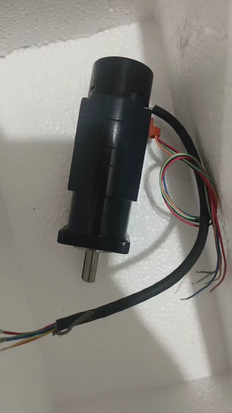 Brand new Oriental servo motors A4904-9215KME and A4983-9015HGE—inquiries welcome.