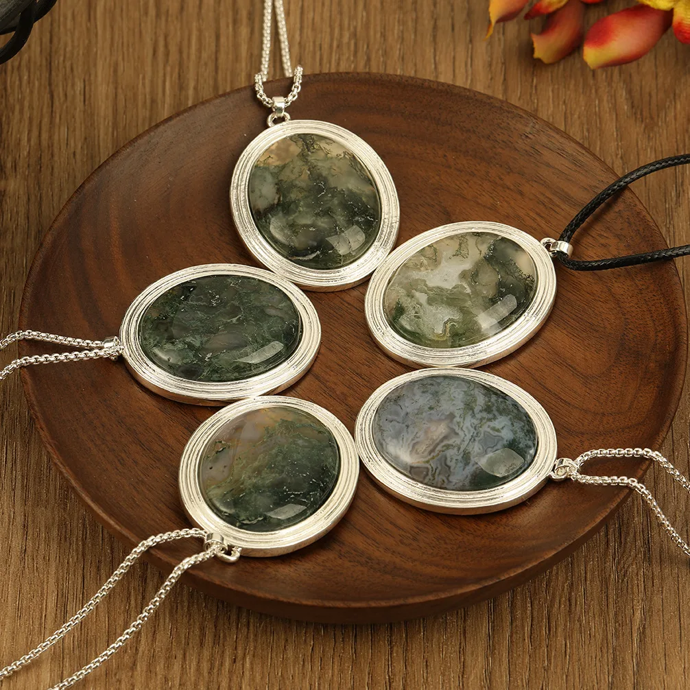 

Natural Stone Pendant with Oil Painting Texture 48*39*10mm-51g