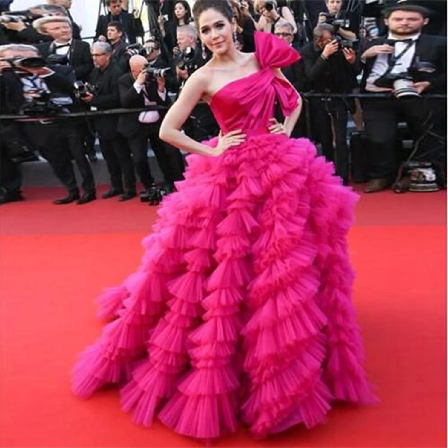 Lucy Layered Formal Dress Party Evening Elegant Luxury Celebrity Fluffy Quinceanera Dresses for Prom One Shoulder Sleeve Mesh