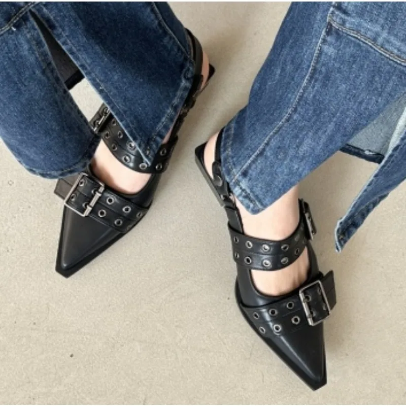 Scarpe Mary Jane a punta in stile francese nuovo da donna Scarpe retrò con tacco medio spesso per donna con gonne e piccole scarpe in pelle
