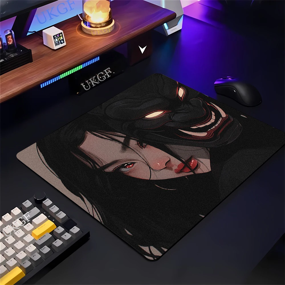 Maschera Ragazza Velocità Tavolo Pad E-Sports Tastiera Oni Mouse Zerbino 45x40 CM Tappetino per mouse antiscivolo Gioco Professionale Premium Suture Edge Deskmat