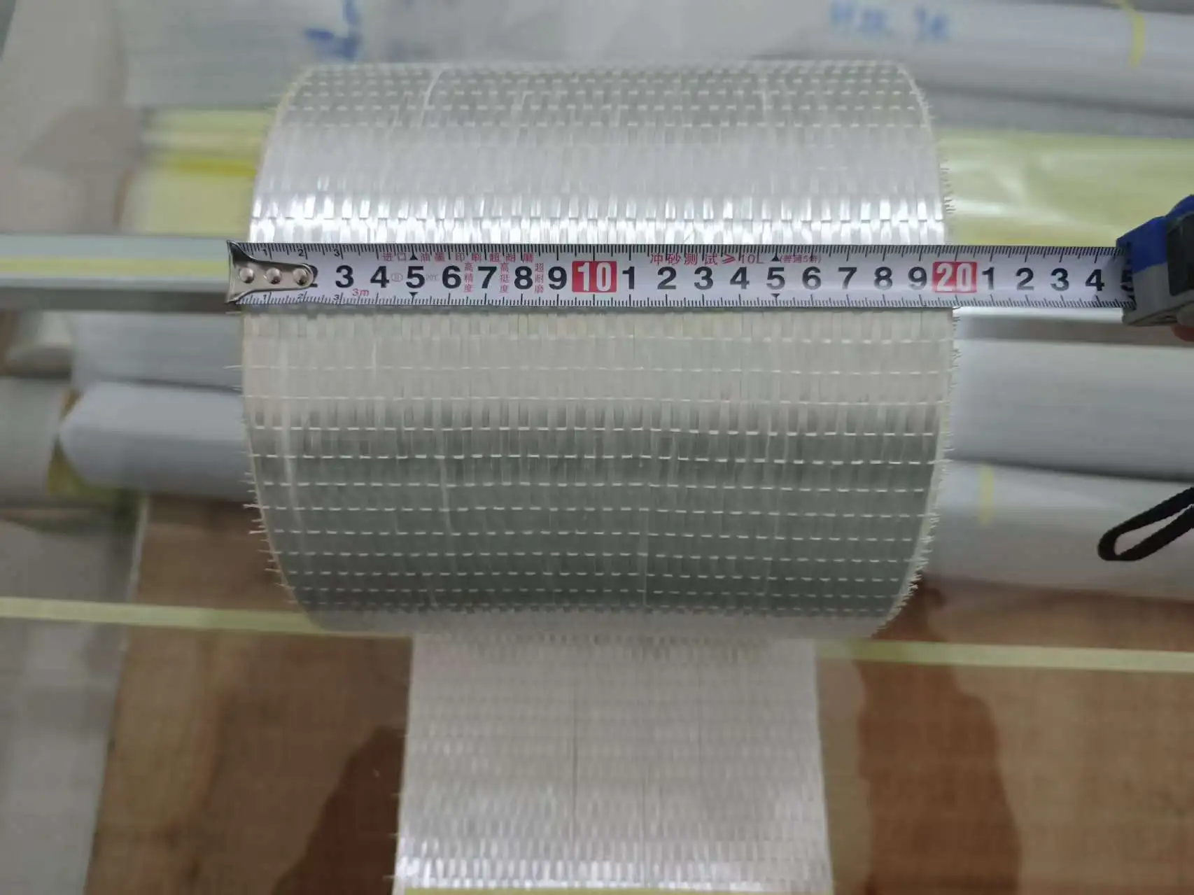 

450gsm unidirectional fiberglass cloth, E-fiberglass cloth is used for building reinforcement, high strength 20cm wide 1 roll