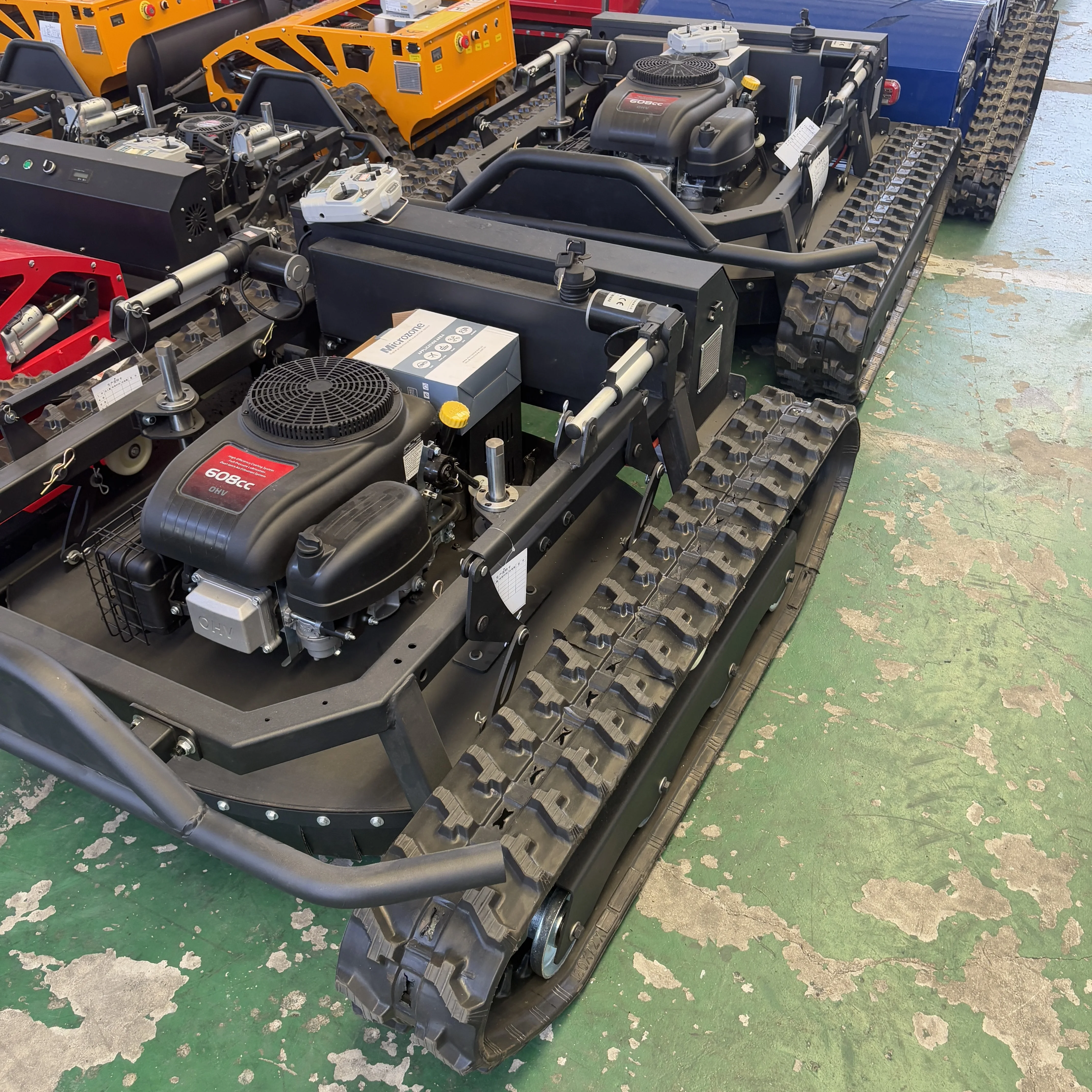 

Customized lawn mower for weed removal and lawn vegetation management under photovoltaic panels in solar power plants
