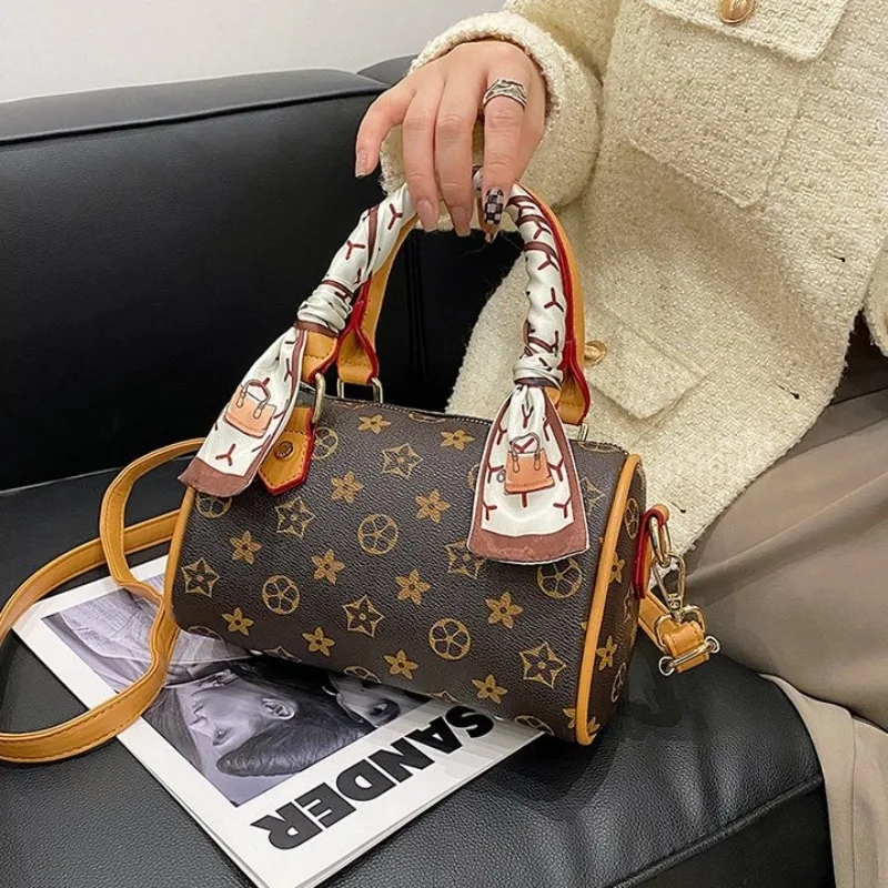 

Luxurious Retro Diaper Bag Handbag Crossbody Gym Session Essentials Large Capacity Exquisite Glamorous Chic Timeless Functional