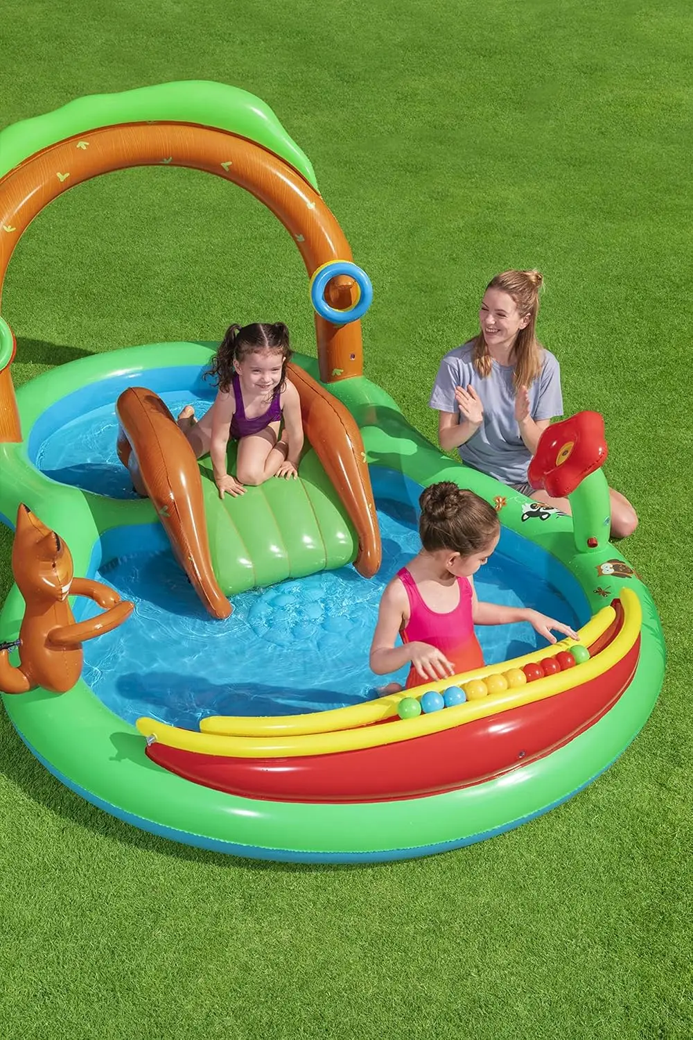 Centro de piscina de juegos inflable Friendly Woods