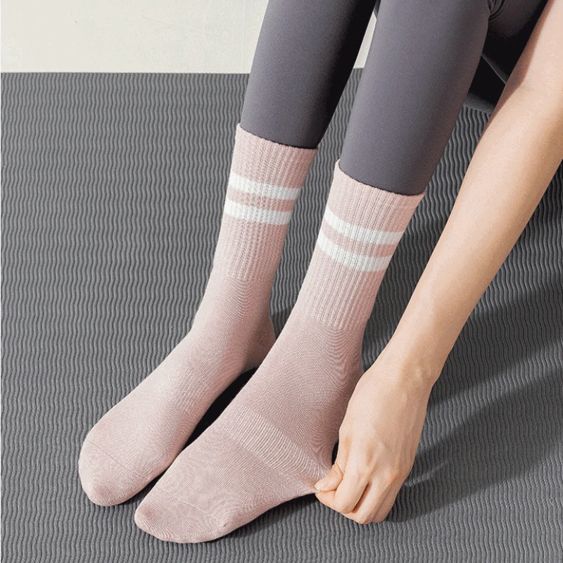 Meias antiderrapantes de algodão para Yoga, Tubo Médio Inferior, Profissional, Silicone, Interior, Fitness, Piso, Dança, Pilates, Esportes