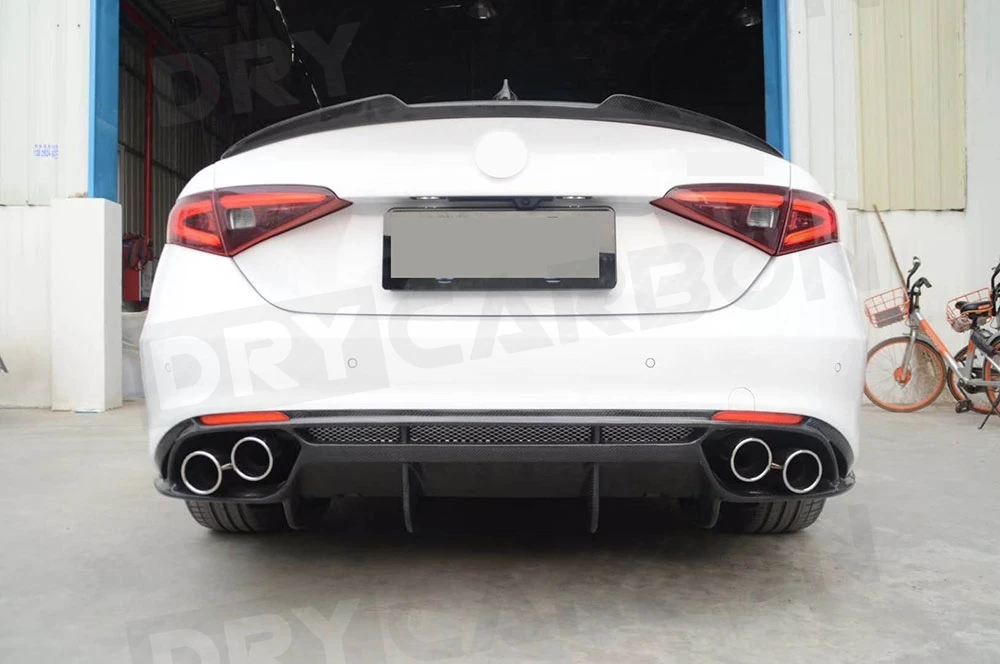 

Carbon Fiber Rear Bumper Lip Diffuser for Alfa Romeo Giulia Bumper Guard Car Body Kit Accessories 2017-2020