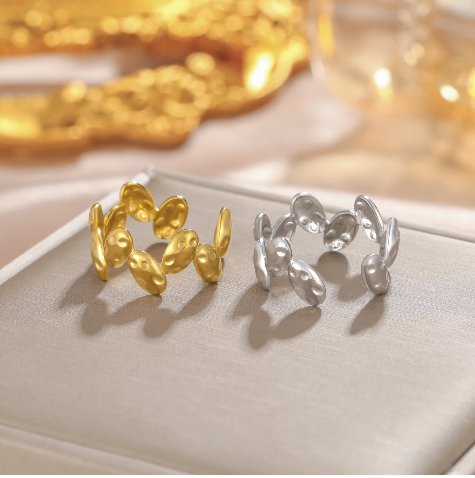 CoolTime Goldfarbene Edelstahl-Damenringe, elliptisch, strukturiert, Wassertropfen-Design, offener Ring, verstellbar, Schmuckgeschenk, Großhandel – Detail 7