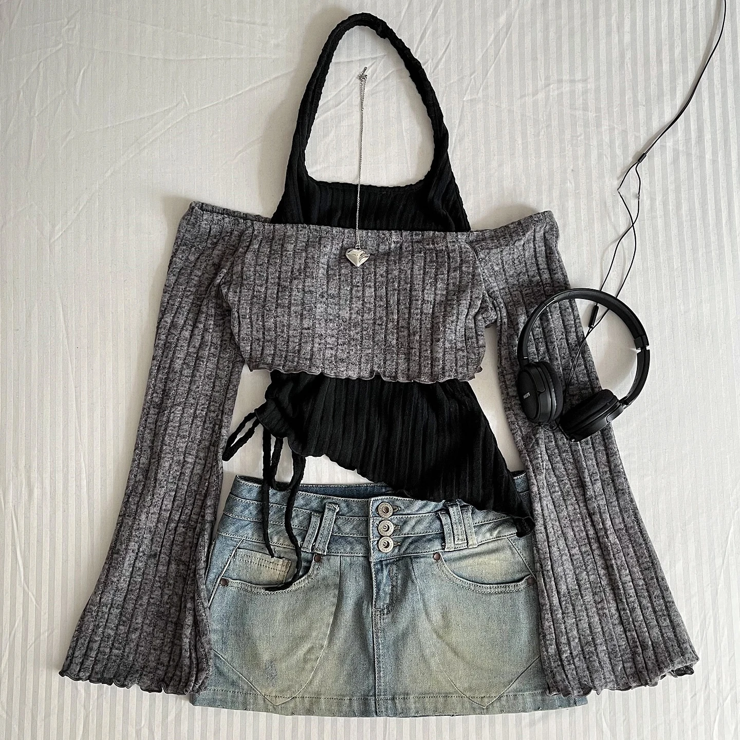 Aesthetic fashion loose T-shirt emotional rock Y2K Gothic garbage rock hip-hop top suitable for women autumn emotional girls