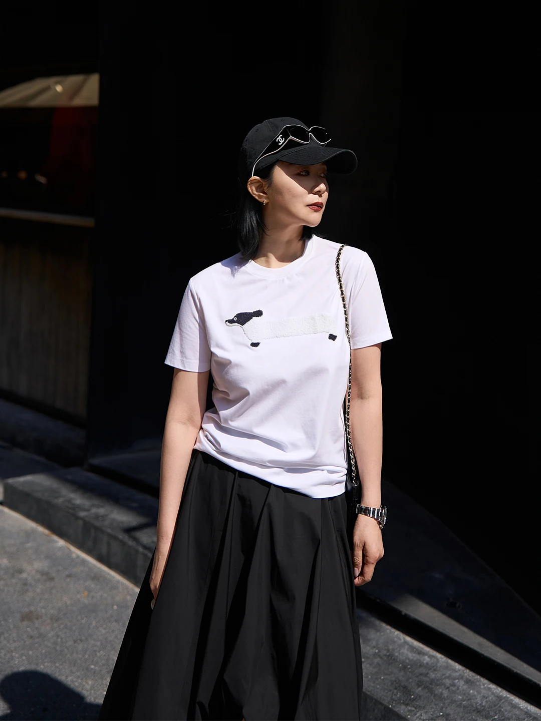 

TOFOD Женская хлопковая футболка с вышивкой, круглым вырезом и коротким рукавом, повседневная, удобная, дышащая, весенняя, модная, белая