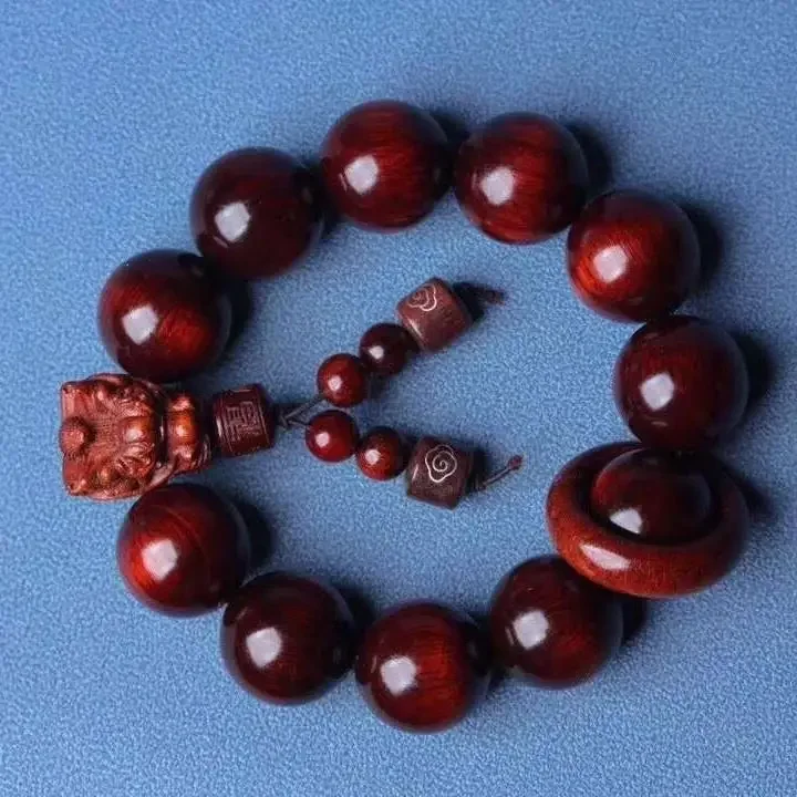 

Selected Old Material Natural Small Leaf Purple Sandalwood Buddha Beads for Meditation, Accessories, and Gifts for Men and Women