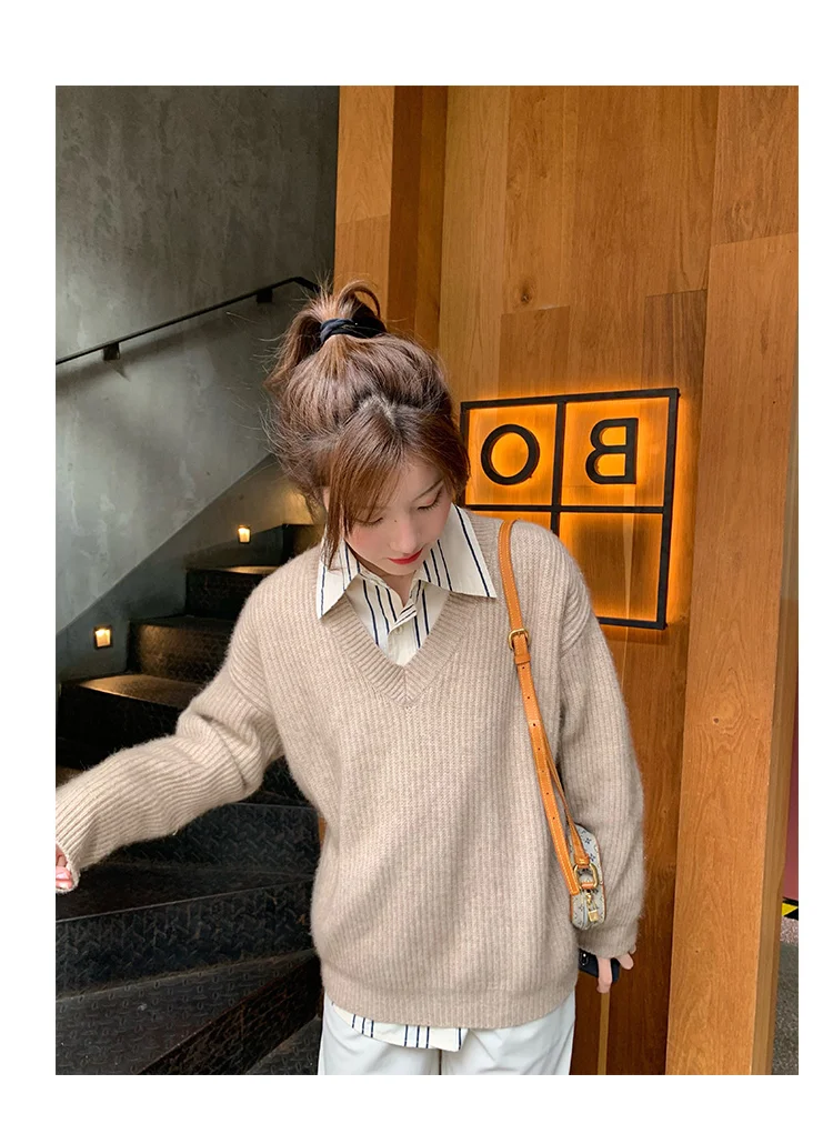 V-neck thick European goods in autumn and winter, high-end pits, loose soft waxy cashmere sweater with bottom.