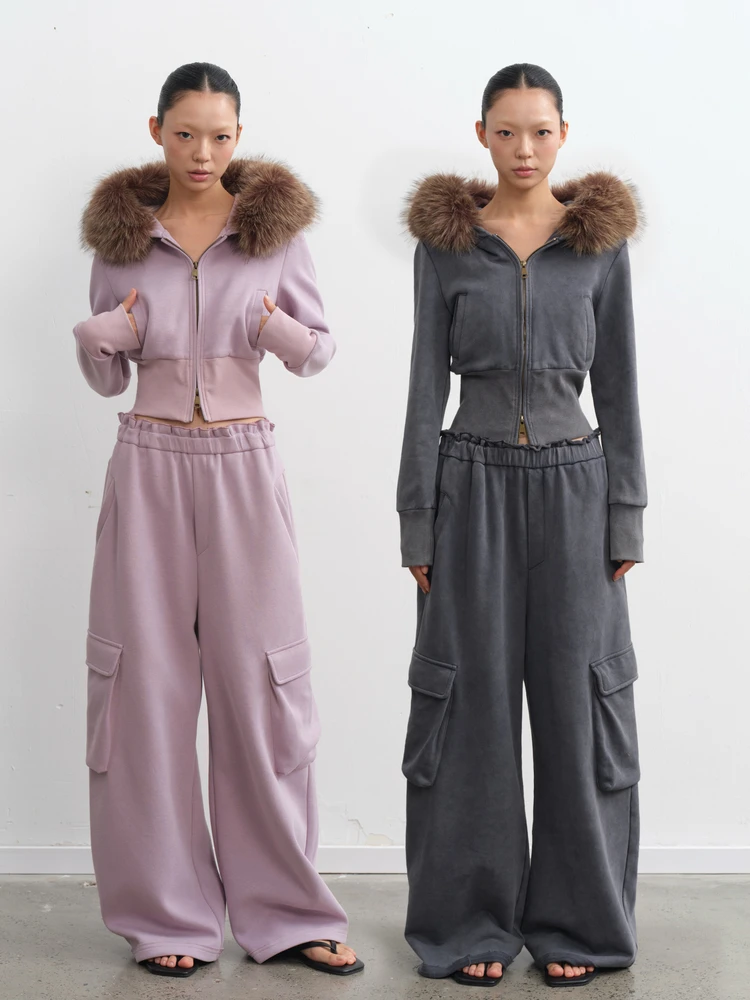 

Комплект женских повседневных спортивных брюк и свитшота с отстегивающимся меховым воротником Liny Liber Design Sense – модный съемный комплект для женщин